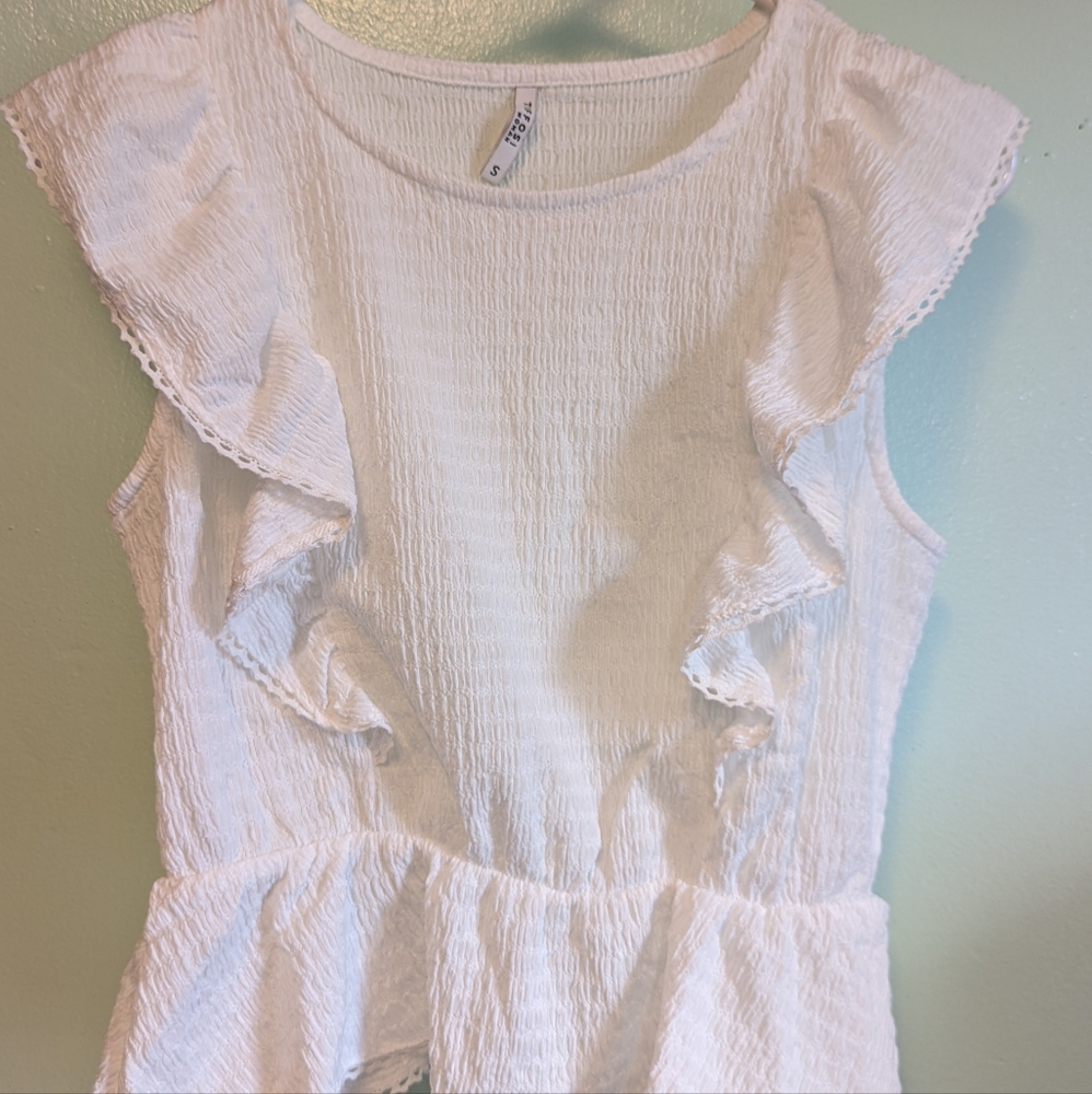 Women's ruffle trim top